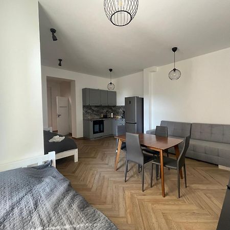 Apartamenty Kamienica Centrum - 1 Maja Lubiń 外观 照片