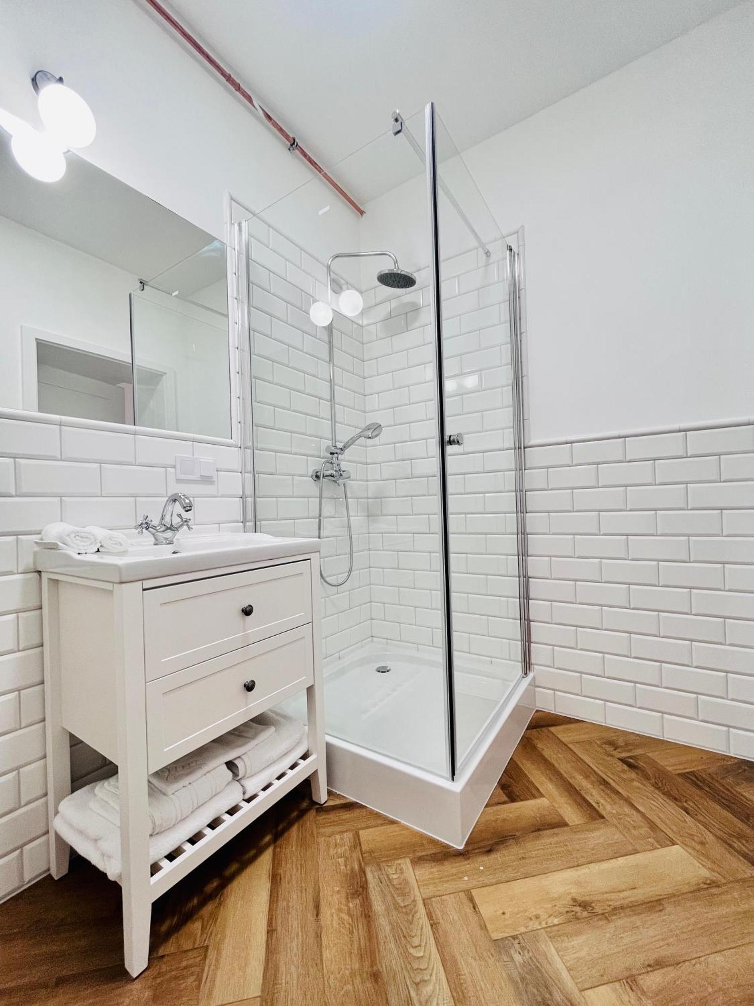 Apartamenty Kamienica Centrum - 1 Maja Lubiń 外观 照片