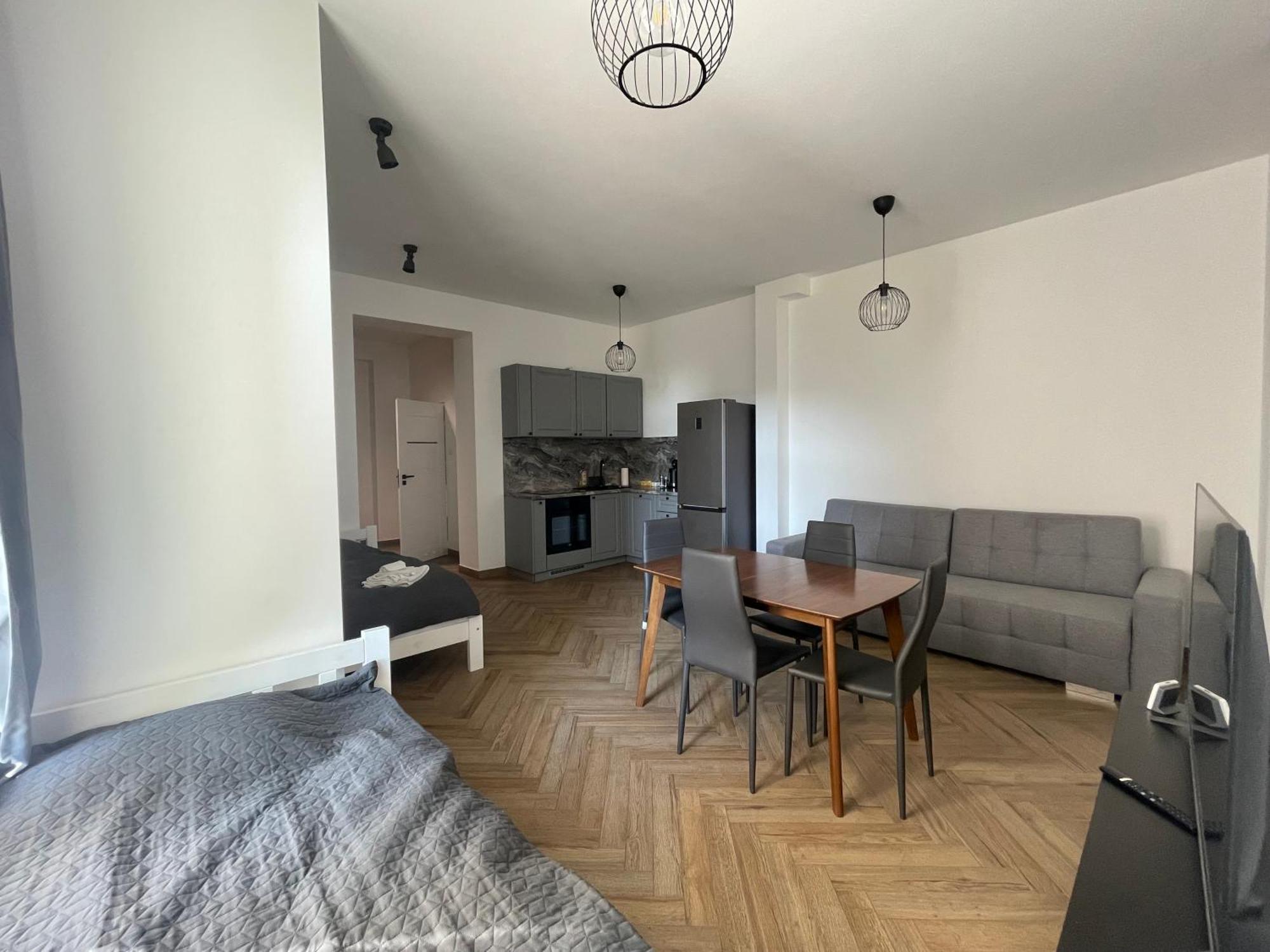 Apartamenty Kamienica Centrum - 1 Maja Lubiń 外观 照片